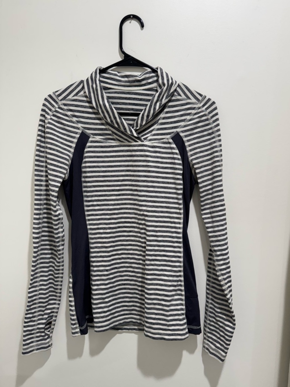Lululemon Striped Cowl Neck Long Sleeve Top Thumbholes Black White Size 6 (est.)